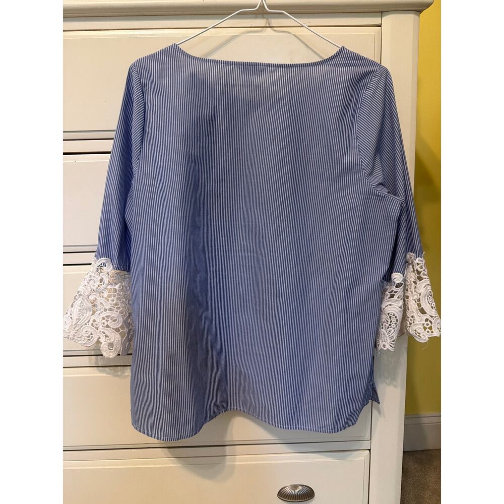Crown & Ivy Blouse Women's Medium Blue White Striped Lace Cuff Boho Cottagecore - Picture 5 of 6